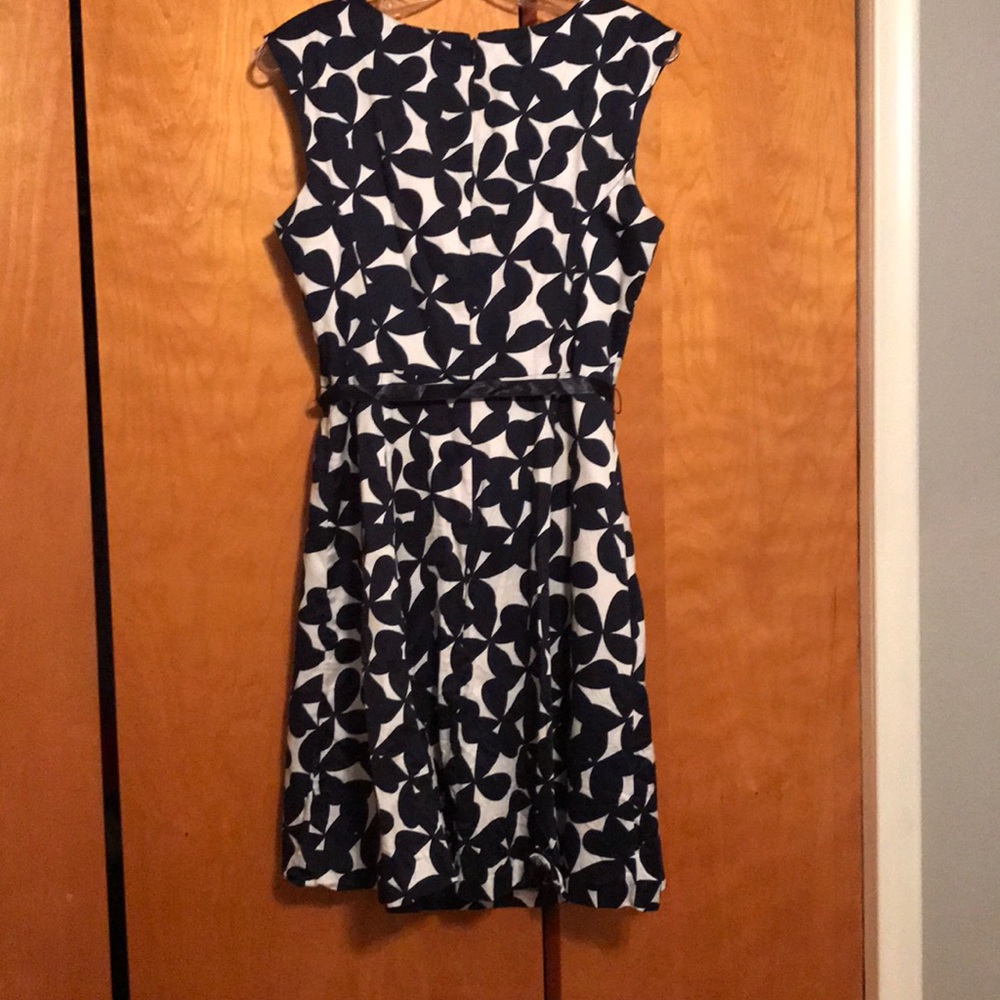 Dress - Picture 5 of 7